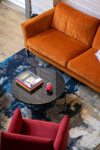 Как дизайнер оформила компактный домик 112 кв. м из бруса для семьи