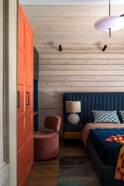 Как дизайнер оформила компактный домик 112 кв. м из бруса для семьи