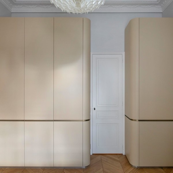 Неоклассика и винтаж: квартира в Париже по проекту Сандры Бенаму