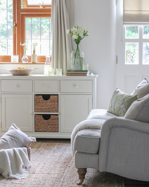 По сезону: 7 классных интерьеров с летним декором