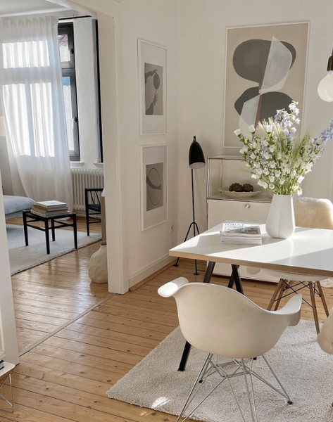 По сезону: 7 классных интерьеров с летним декором