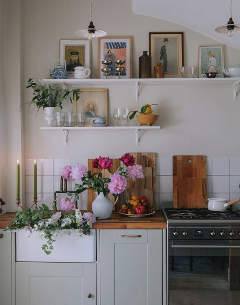 По сезону: 7 классных интерьеров с летним декором