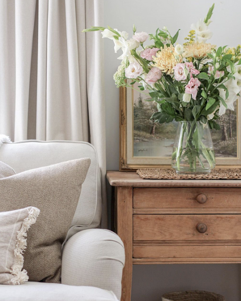 По сезону: 7 классных интерьеров с летним декором