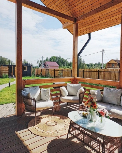 Словно на курорте: 6 красивых террас и веранд в России (55 фото!)