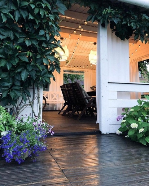 Словно на курорте: 6 красивых террас и веранд в России (55 фото!)