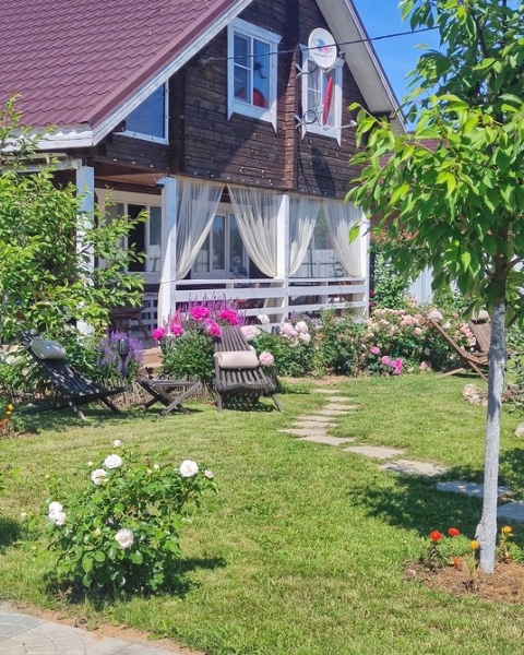 Словно на курорте: 6 красивых террас и веранд в России (55 фото!)