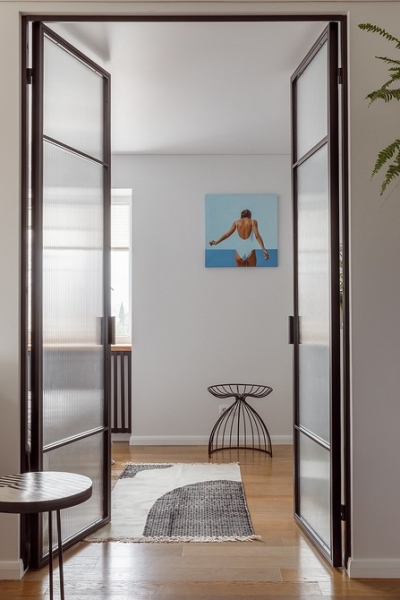 
                                Спальня в хрущевке: 4 потрясающих примера от дизайнеров                            