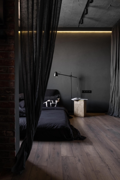 Темная квартира с винтажными акцентами в Ростове-на-Дону