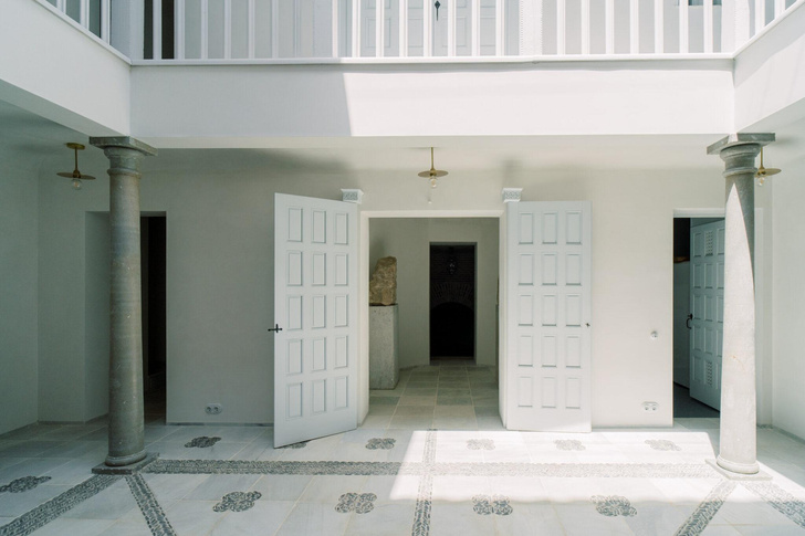 Дом модельера в Гранаде с античными руинами в подвале