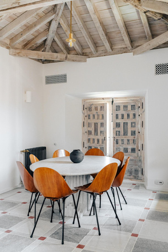 Дом модельера в Гранаде с античными руинами в подвале