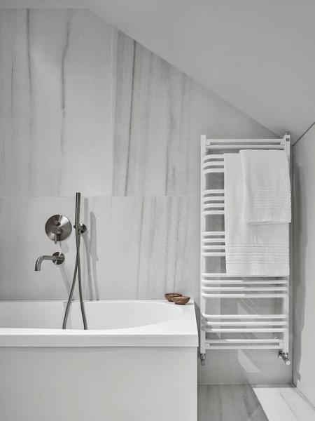 
                                Дом с мансардой: плюсы и минусы, важные нюансы, 5 готовых проектов профи, 108 фото                            