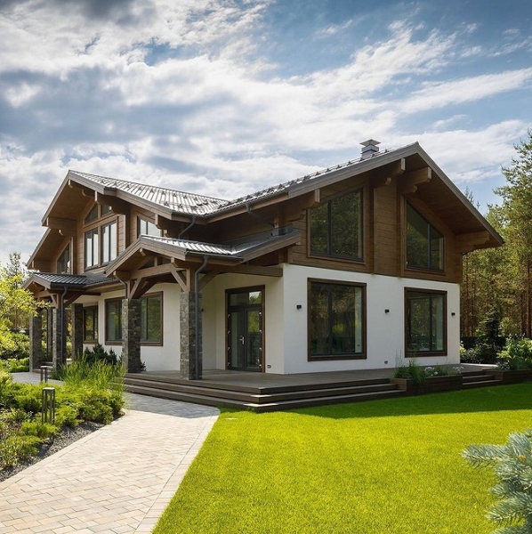 
                                Дом с мансардой: плюсы и минусы, важные нюансы, 5 готовых проектов профи, 108 фото                            