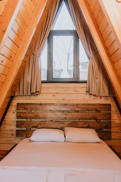 
                                Дом с мансардой: плюсы и минусы, важные нюансы, 5 готовых проектов профи, 108 фото                            