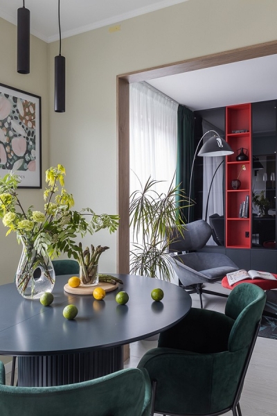 Как преобразить ремонт от застройщика и создать яркий интерьер: квартира в панельке для семьи