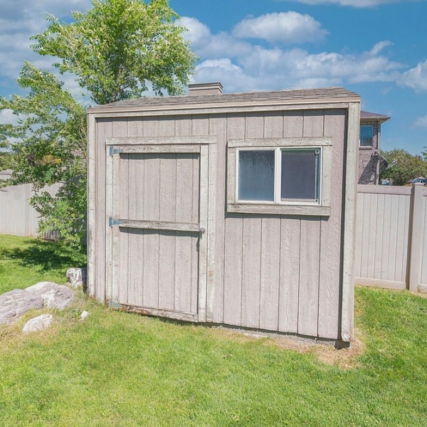 Кладовка на даче: где разместить и как сделать своими руками (53 фото)