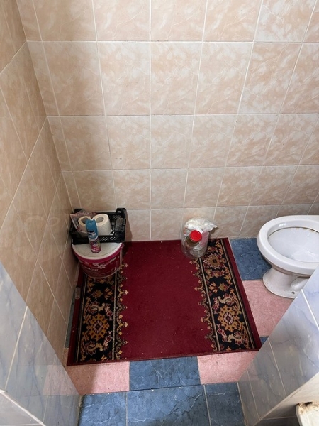 Невероятные до и после: 7 ванных комнат, где перекрасили плитку (и это выглядит круто)