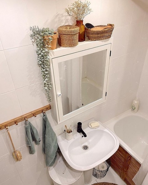 Невероятные до и после: 7 ванных комнат, где перекрасили плитку (и это выглядит круто)