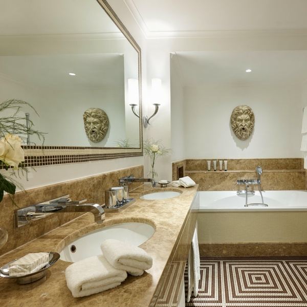 Обновленный люкс «Нижинский» в римском отеле Hotel de Russie