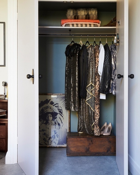 Вместо шкафа в спальне: 10 классных альтернатив