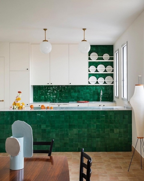 Вот это да! 10 неожиданных идей с плиткой в интерьере кухни