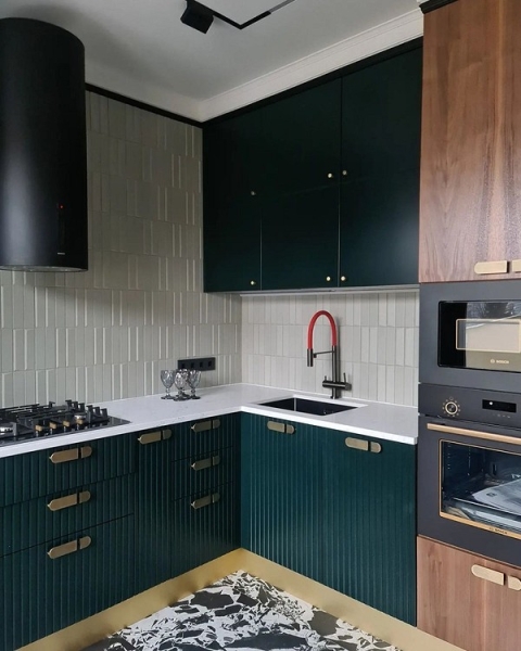 Вот это да! 10 неожиданных идей с плиткой в интерьере кухни