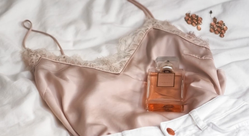 
                                7 ошибок в хранении одежды, которые портят ее                            