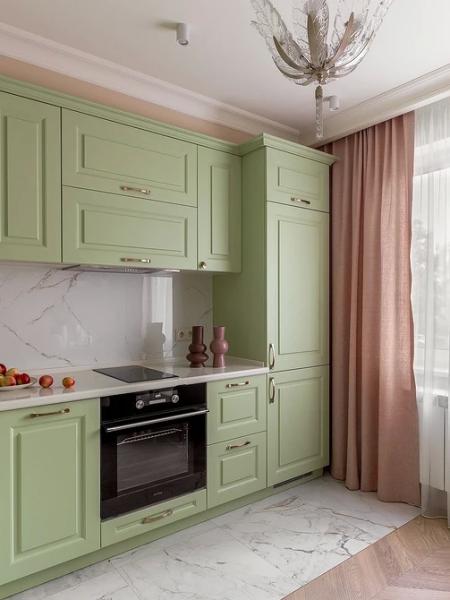 8 практичных идей для хранения на кухне из проектов дизайнеров