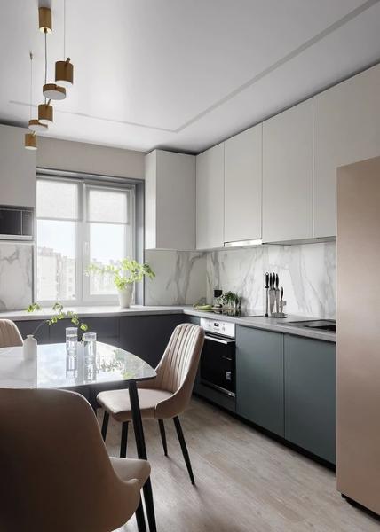 8 практичных идей для хранения на кухне из проектов дизайнеров