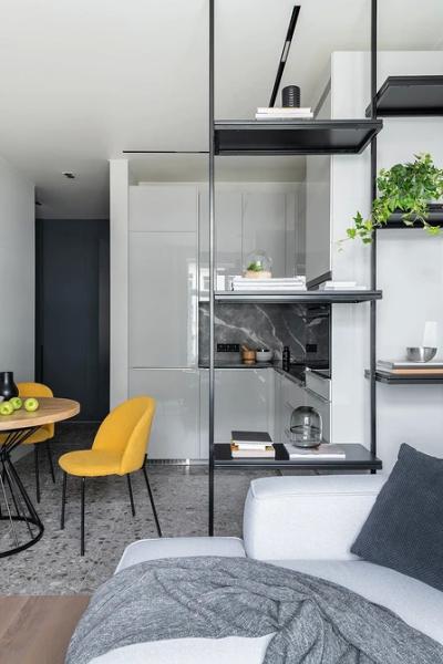 8 практичных идей для хранения на кухне из проектов дизайнеров