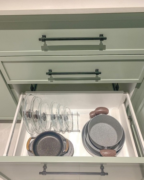 8 удачных и доступных примеров хранения сковородок (никакого беспорядка)