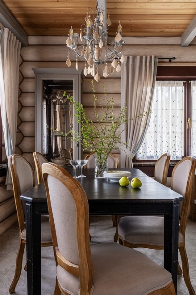 Дом в «Волжском Голливуде»: дерево, камень, романтизм и легкий шик