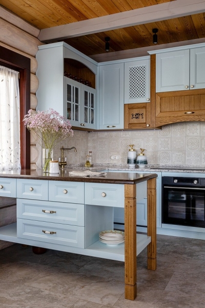 Дом в «Волжском Голливуде»: дерево, камень, романтизм и легкий шик