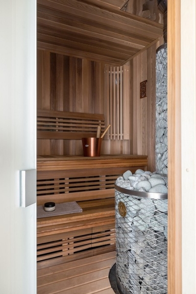 Дом в «Волжском Голливуде»: дерево, камень, романтизм и легкий шик