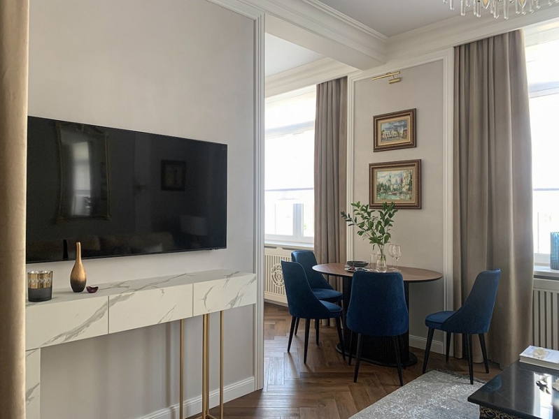 
                                Дух эпохи: советское ар-деко в маленькой квартире в сталинке 1940 года                            