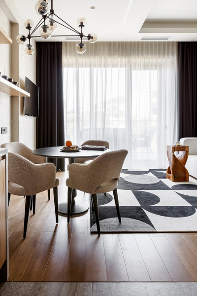 
                                Ковер в интерьере: критерии выбора и идеи для разных комнат (92 фото)                            