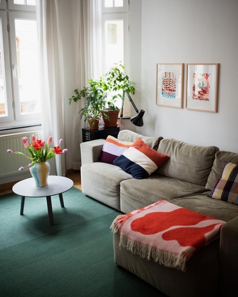 
                                Ковер в интерьере: критерии выбора и идеи для разных комнат (92 фото)                            