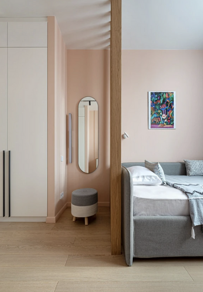 Куда поставить шкаф и комод в спальне? 5 функциональных примеров