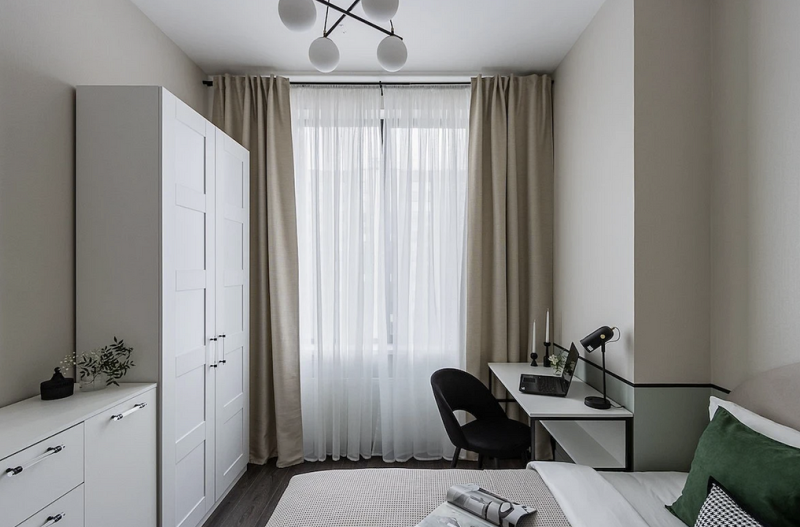 Куда поставить шкаф и комод в спальне? 5 функциональных примеров