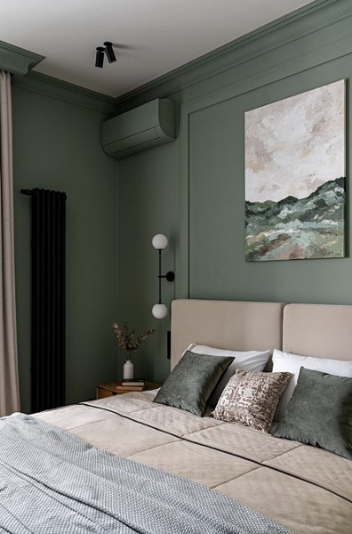 Куда поставить шкаф и комод в спальне? 5 функциональных примеров