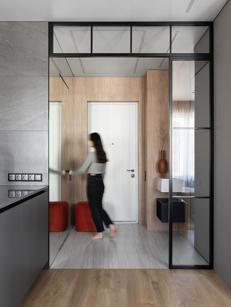 Кухня и кабинет в шкафу, двери для кота и много других классных идей! Квартира 66 кв. м для семьи