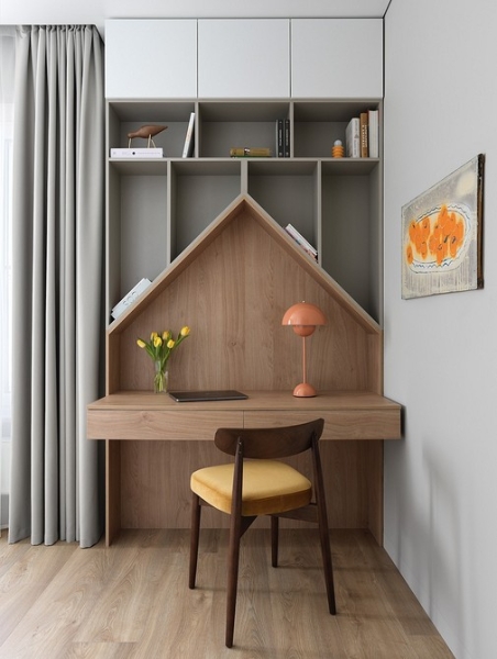 Кухня и кабинет в шкафу, двери для кота и много других классных идей! Квартира 66 кв. м для семьи