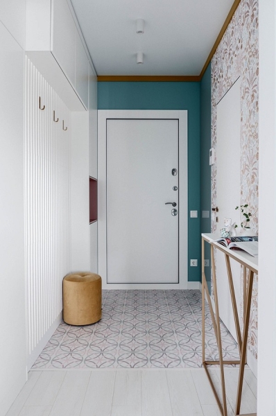 
                                Однушка с Барби-ванной: квартира 35 кв. м в ярких цветах                            