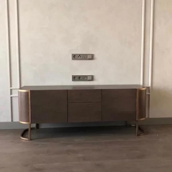 
                                Шкаф под телевизор в зал: тренды, виды, советы по выбору и 78 фото разных моделей                            