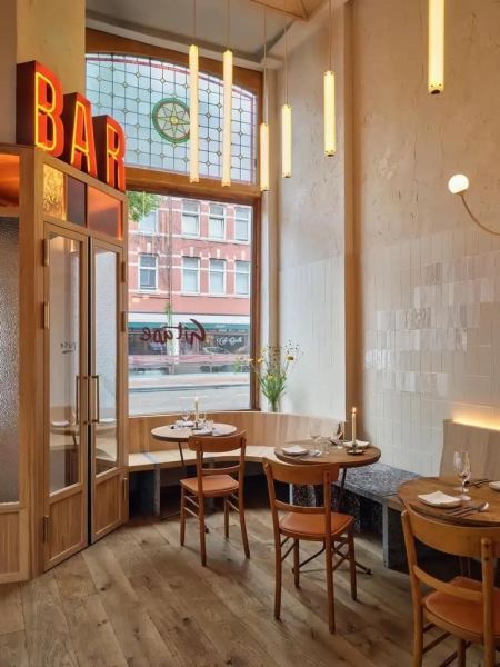 Уютный ресторан Gitane в Амстердаме от Studio Modijefsky