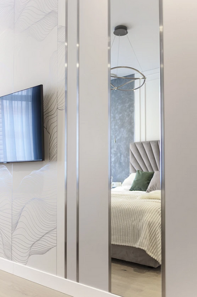 Зеркало в спальне: за и против, разновидности, варианты размещения (73 фото)