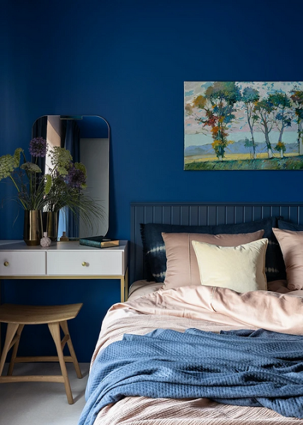 Зеркало в спальне: за и против, разновидности, варианты размещения (73 фото)