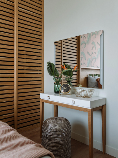 Зеркало в спальне: за и против, разновидности, варианты размещения (73 фото)