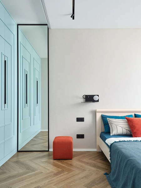 Зеркало в спальне: за и против, разновидности, варианты размещения (73 фото)