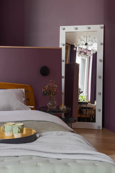 Зеркало в спальне: за и против, разновидности, варианты размещения (73 фото)