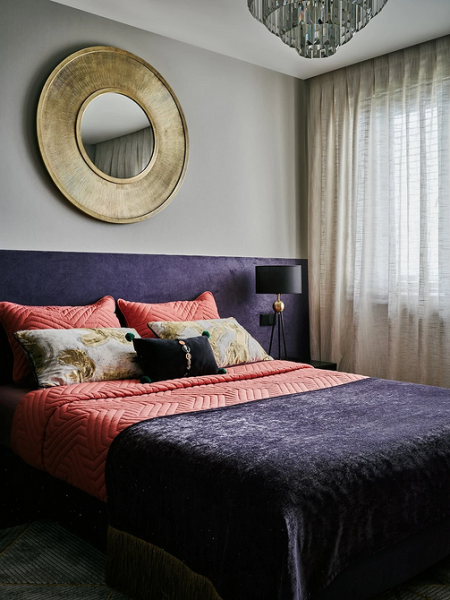 Зеркало в спальне: за и против, разновидности, варианты размещения (73 фото)